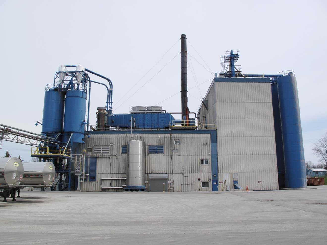 All the whiskies blended to make Canadian Mist are distilled in a single distillery