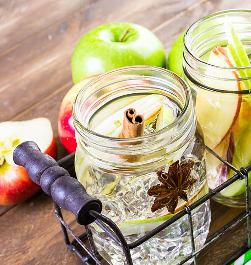 Apple Vesper, mason jars, green apples