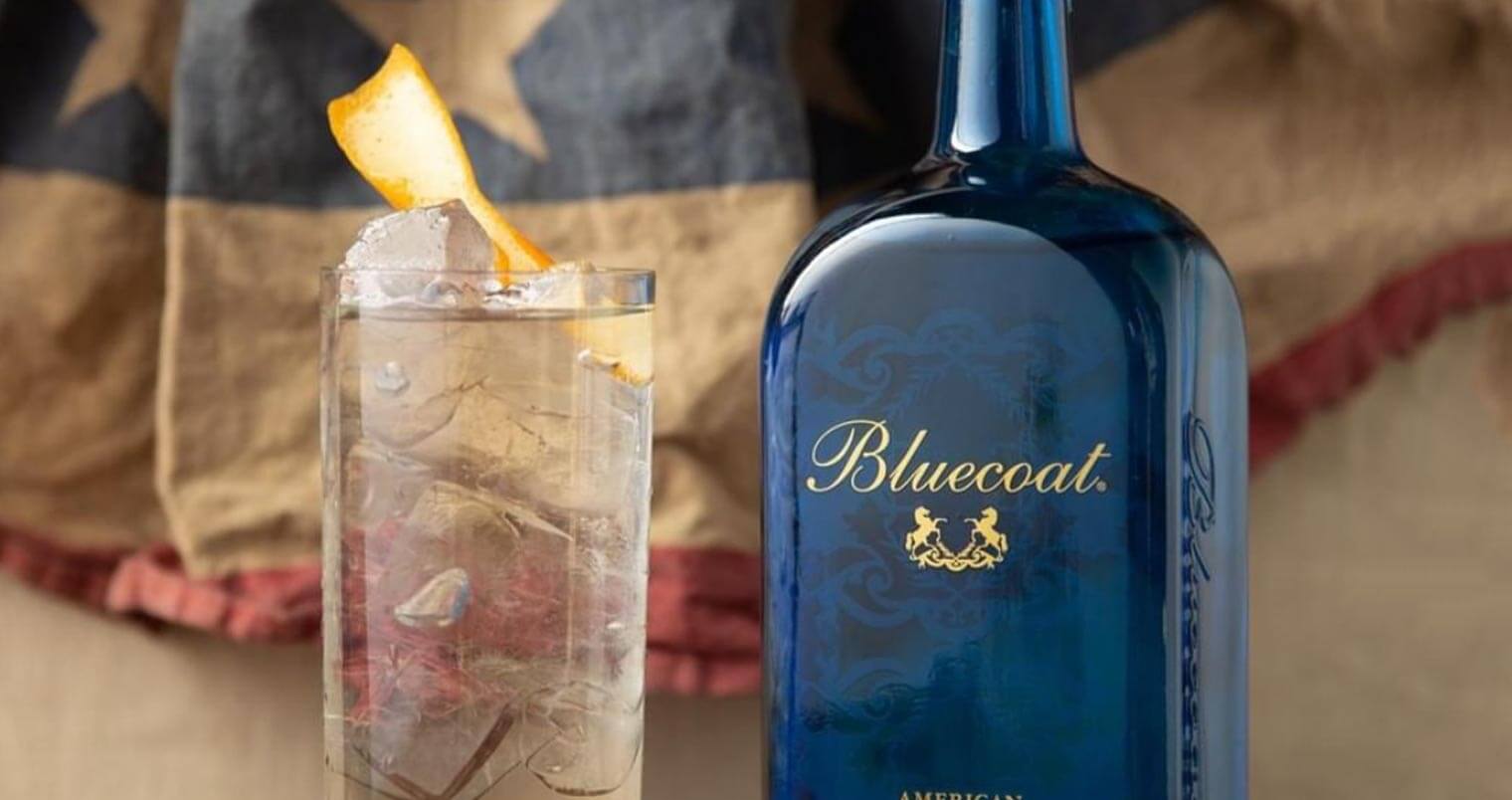All-American GnT, cocktail and bottle with old american flag, featured image