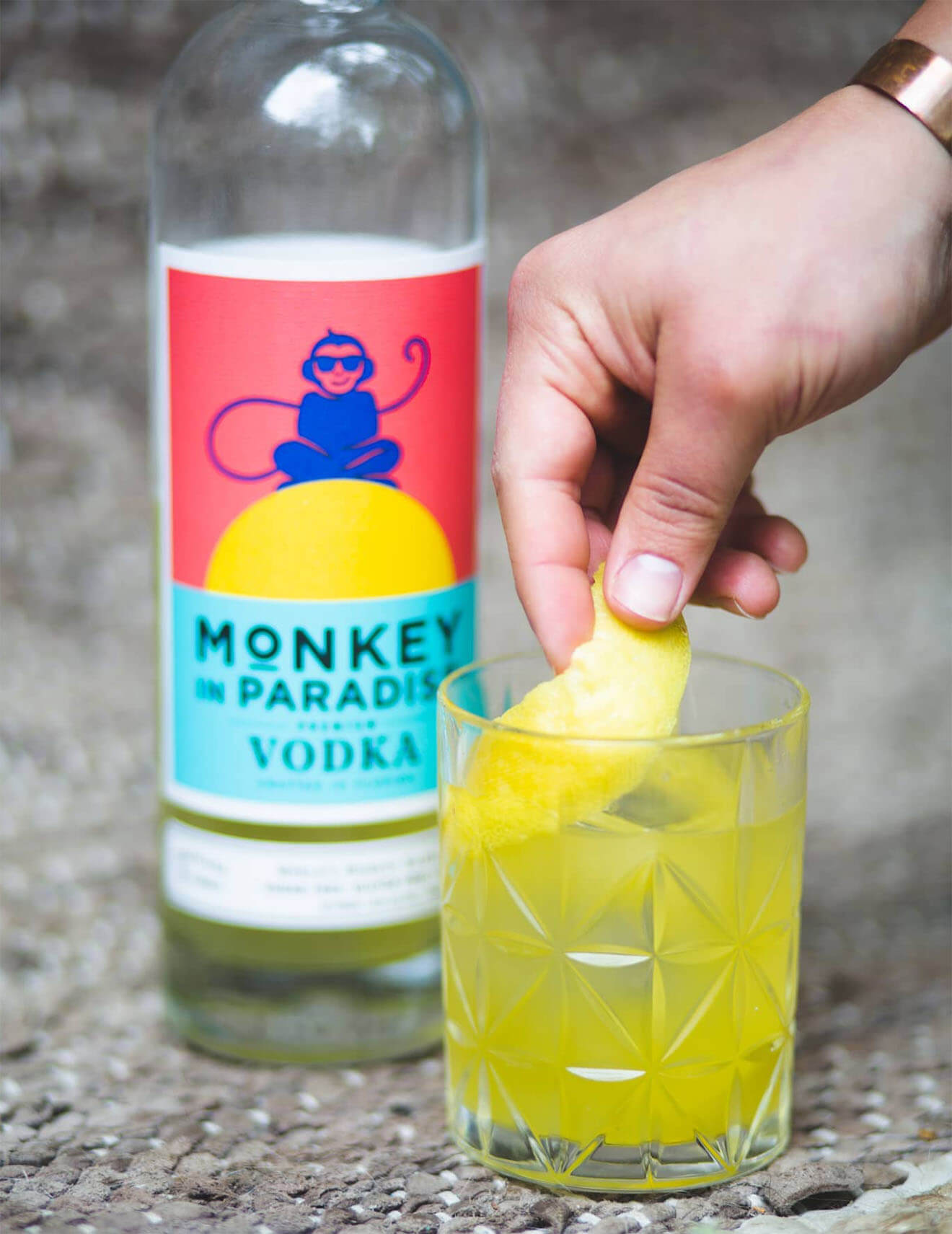 Casa de Cocalero, cocktail with monkey bottle