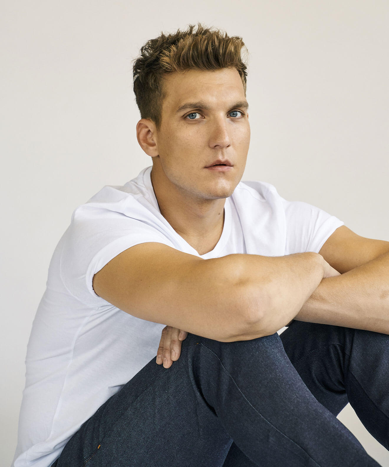 Chillin' with Scott Michael Foster, white t-shirt and jeans