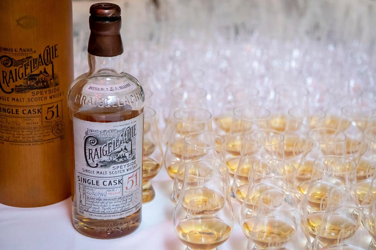 Craigellachie Whisky 51 Year, bottle and samples