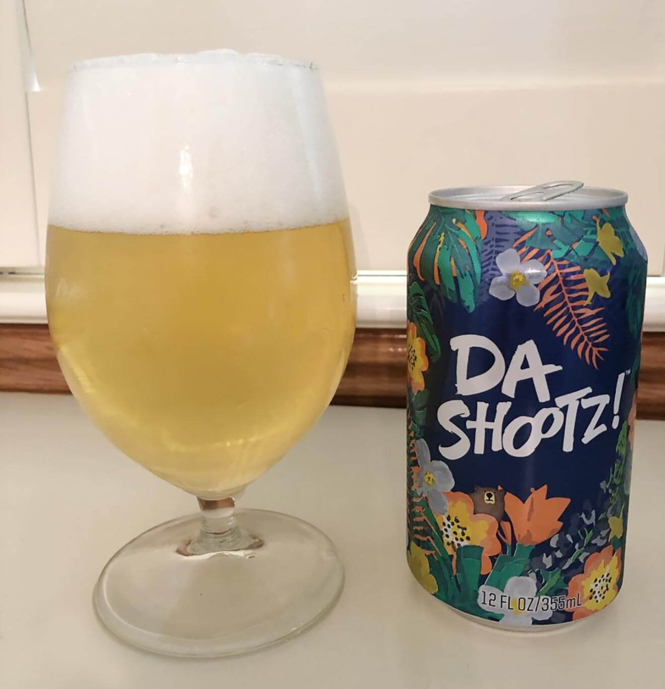 Deschutes Brewery Da Shootz! Bohemian Pilsner, glass and can