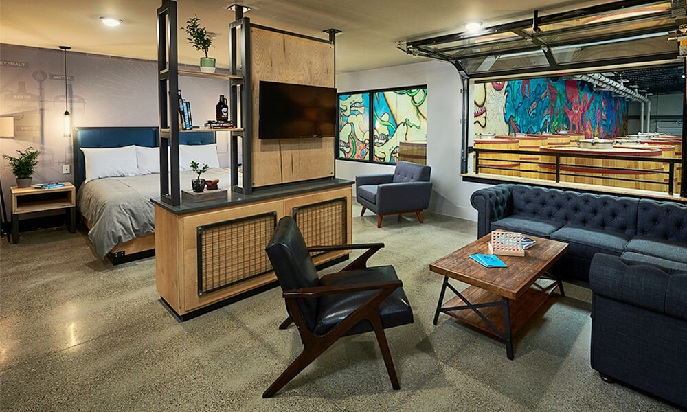 Doghouse Hotel & Brewery interior