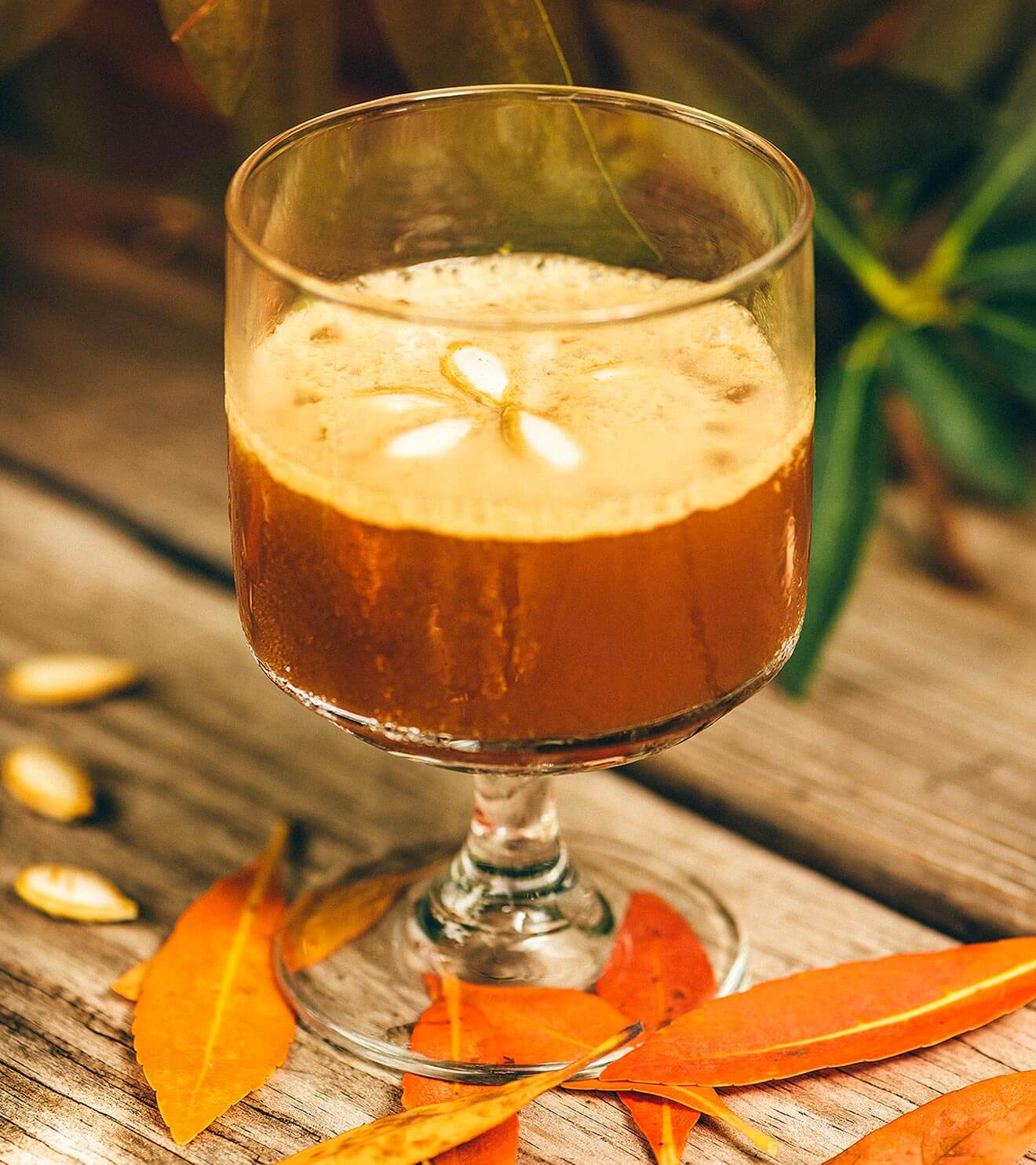 Don't Fall on Me, cocktail with leaves background