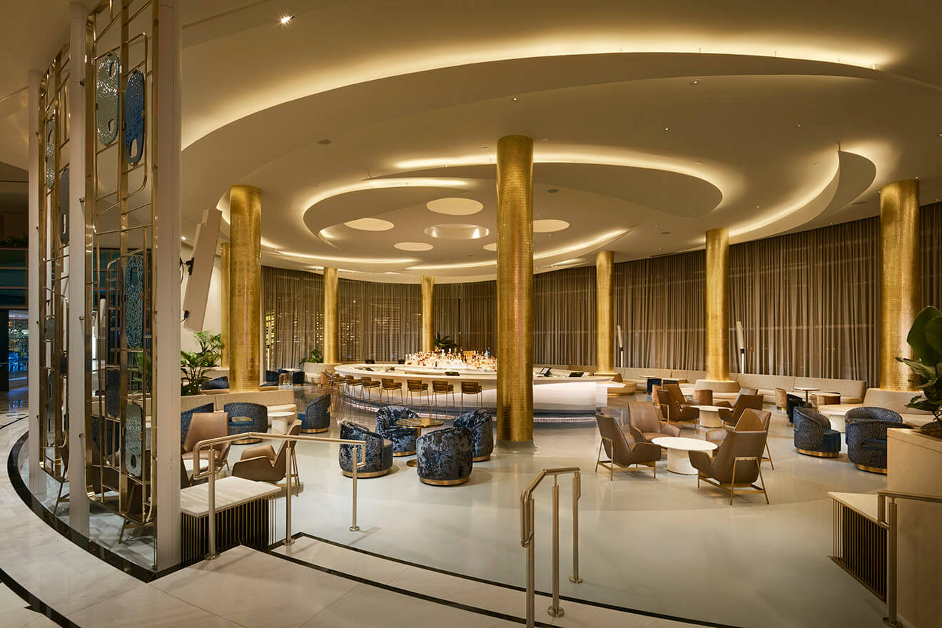 Fontaine Bleau Miami Lounge View