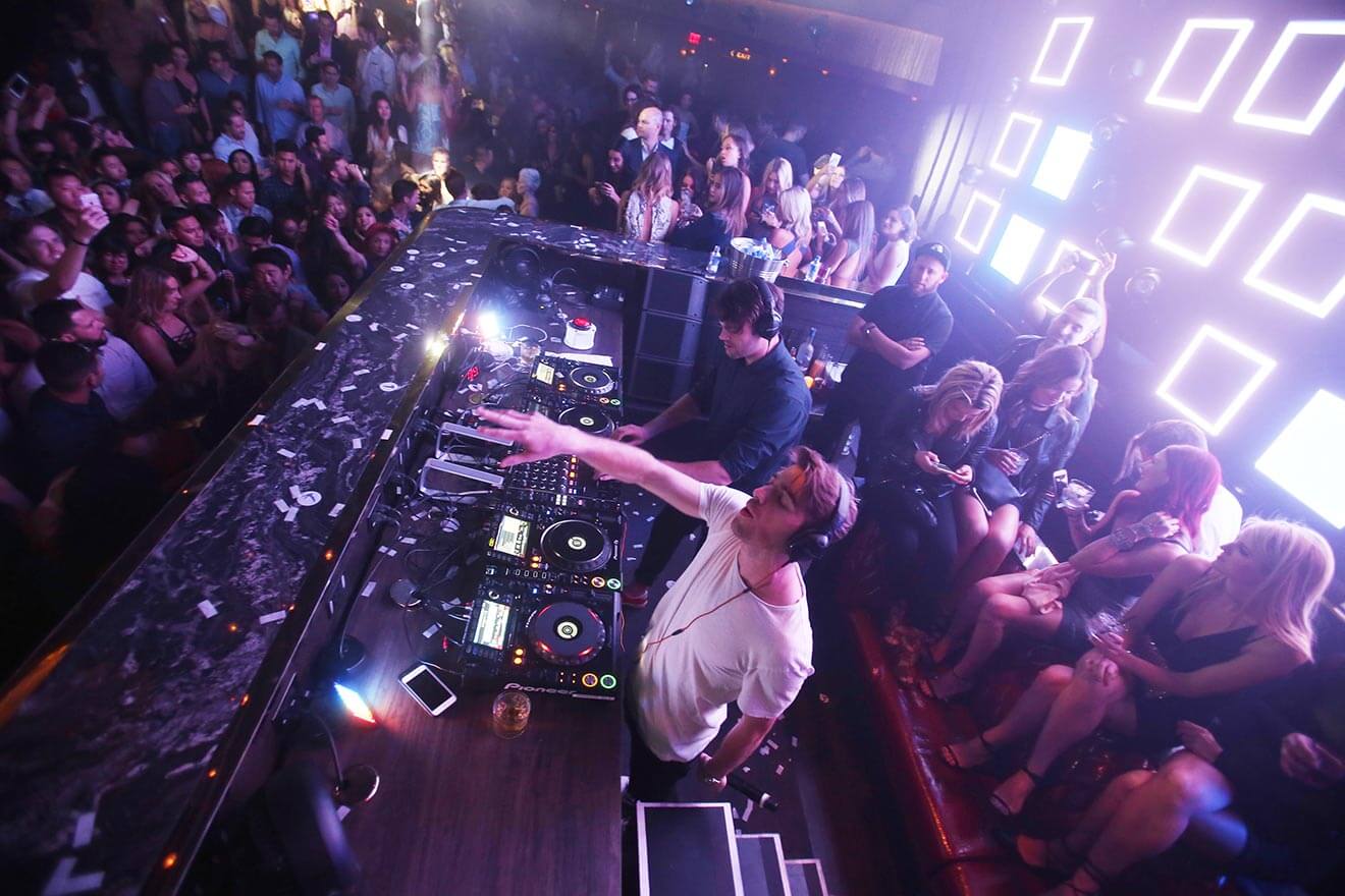 GREY GOOSE-Hosts JEWEL Opening Weekend with The-Chainsmokers