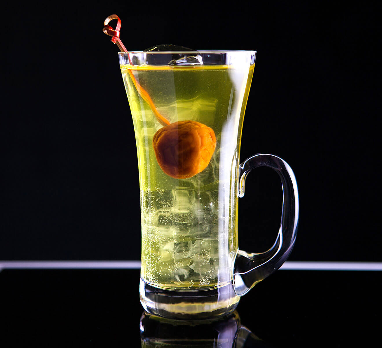 goldfinch cocktail, on black