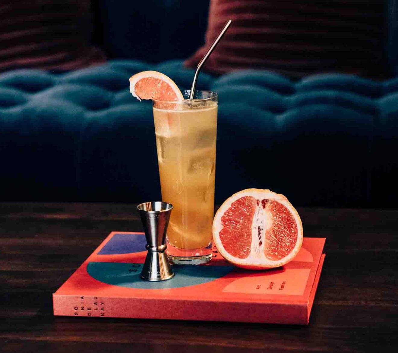Green Derby cocktail with garnish