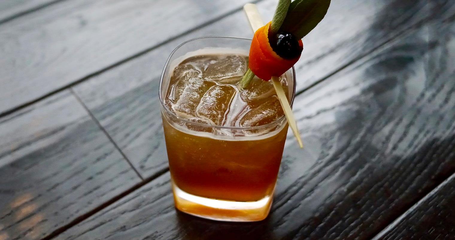 Heart to Handle Cocktail, featured image with garnish