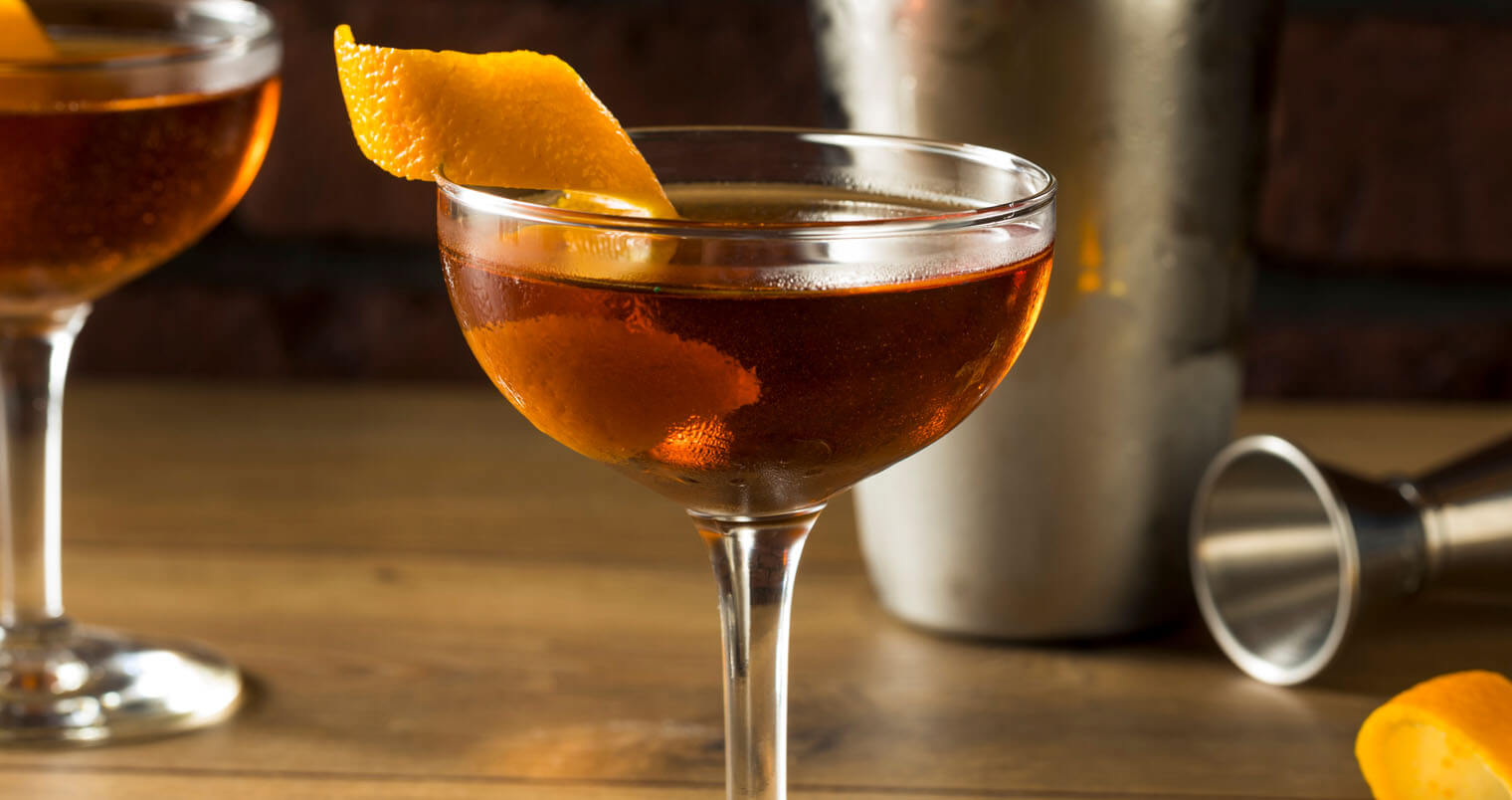 Alcoholic Martinez Cocktail with Gin Vermouth and Orange Peel, cocktail, featured image