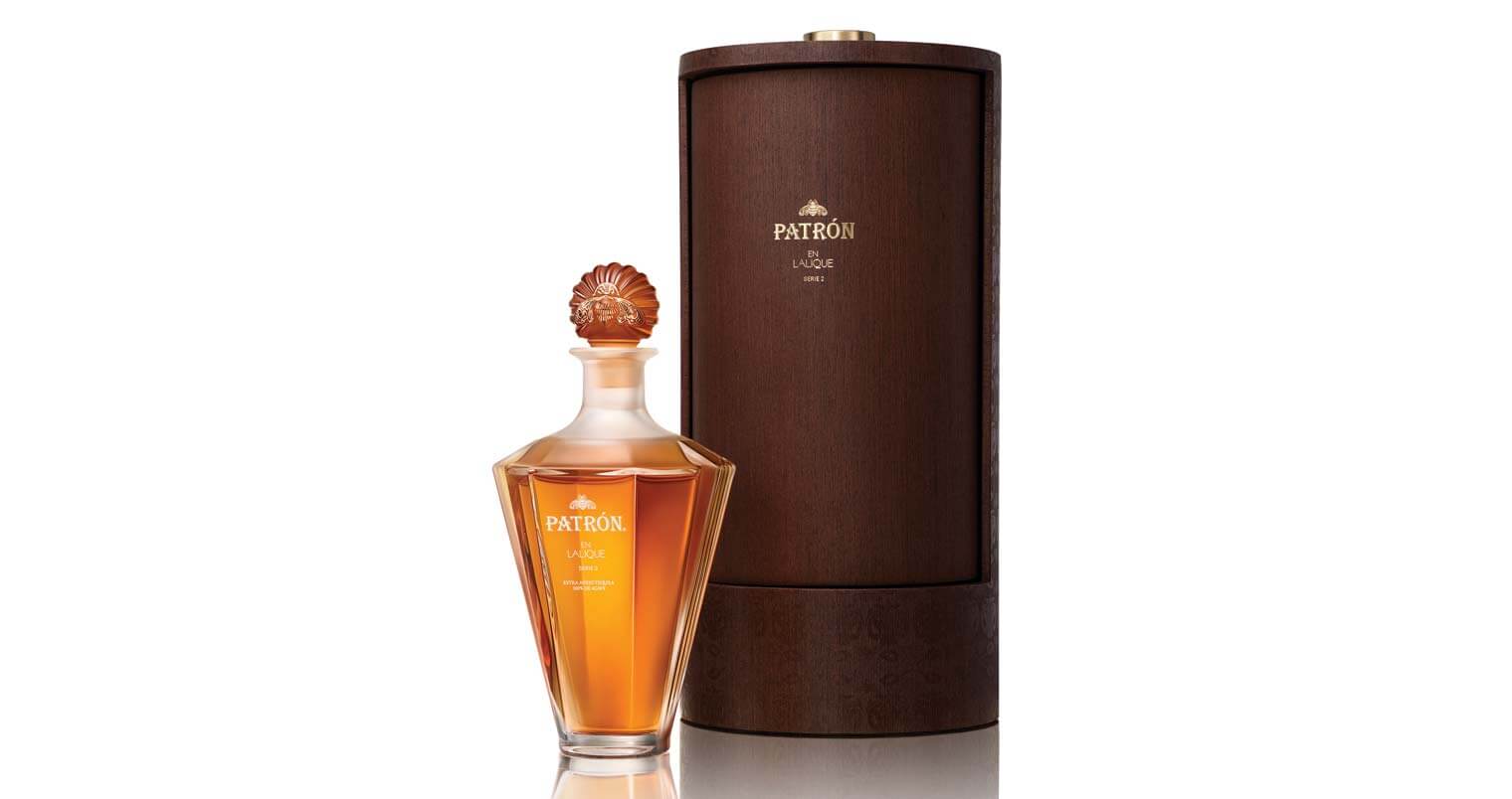 Patrón en Lalique, Series 2, bottle and packaging on white, featured image