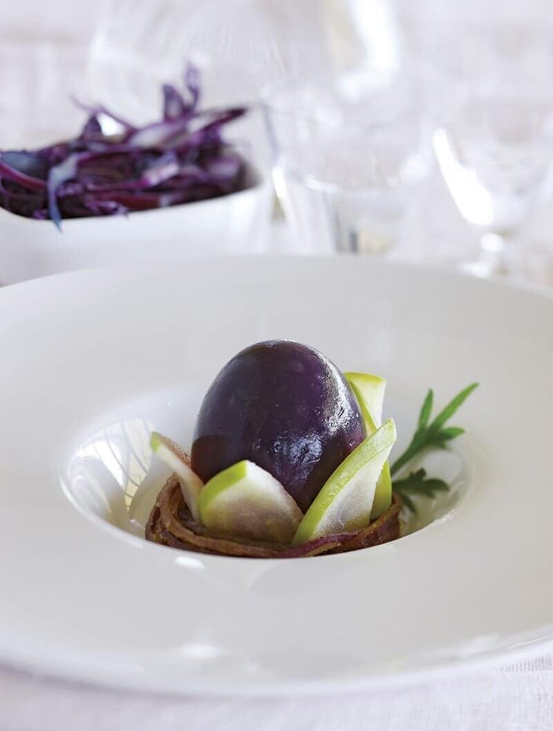 Red Cabbage and Apples with Sauvignon Grappa