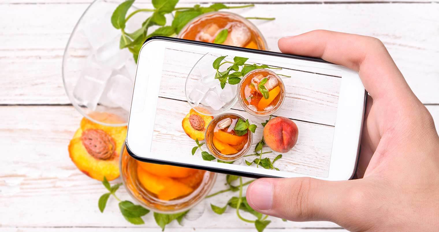 5 Cocktail Apps to Shake Things Up at Home