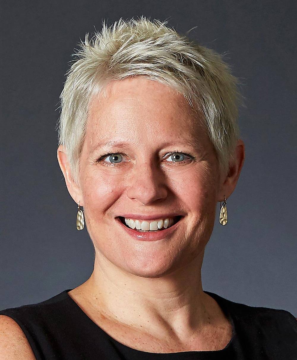 Steph Ridgway headshot