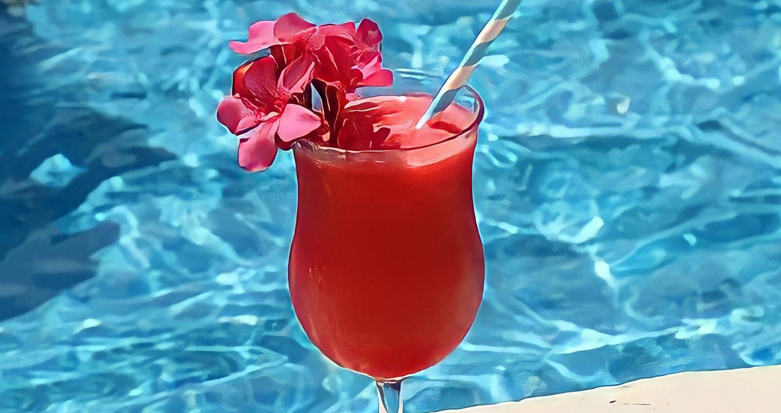 Strawberry Daiquiri, poolside, featured image