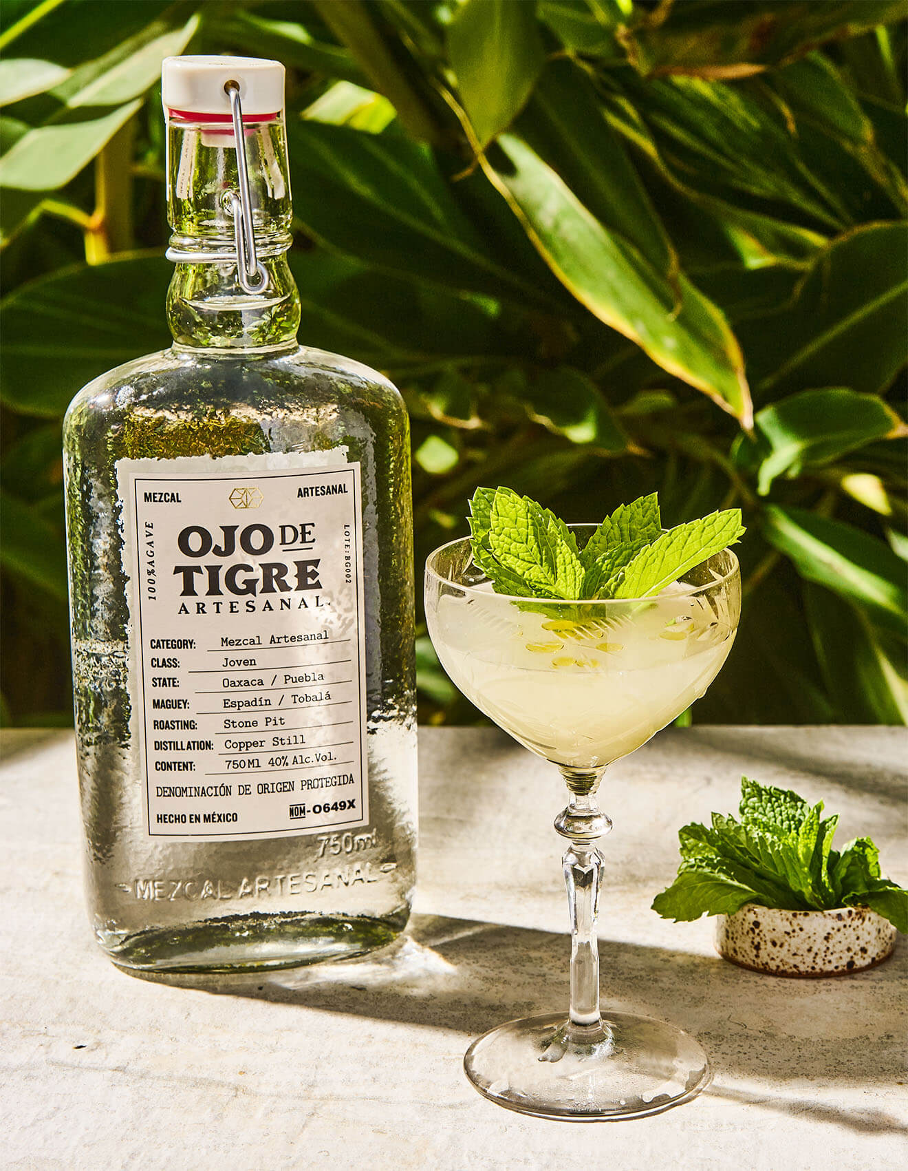 Tahiti Pearl cocktail, tropical background, by Ojo de Tigre