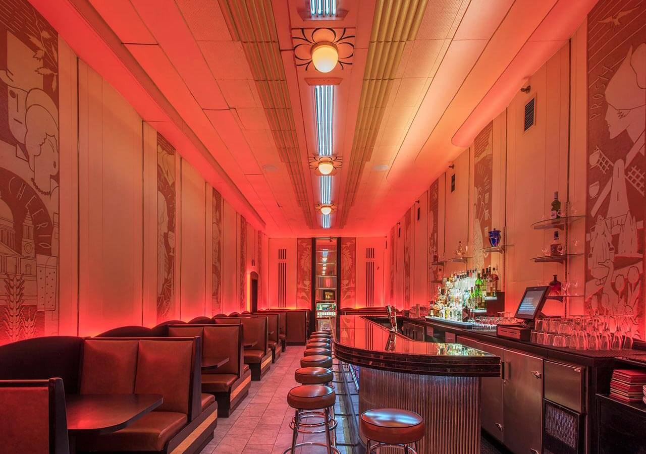 The Cruise Room, tables and bar area