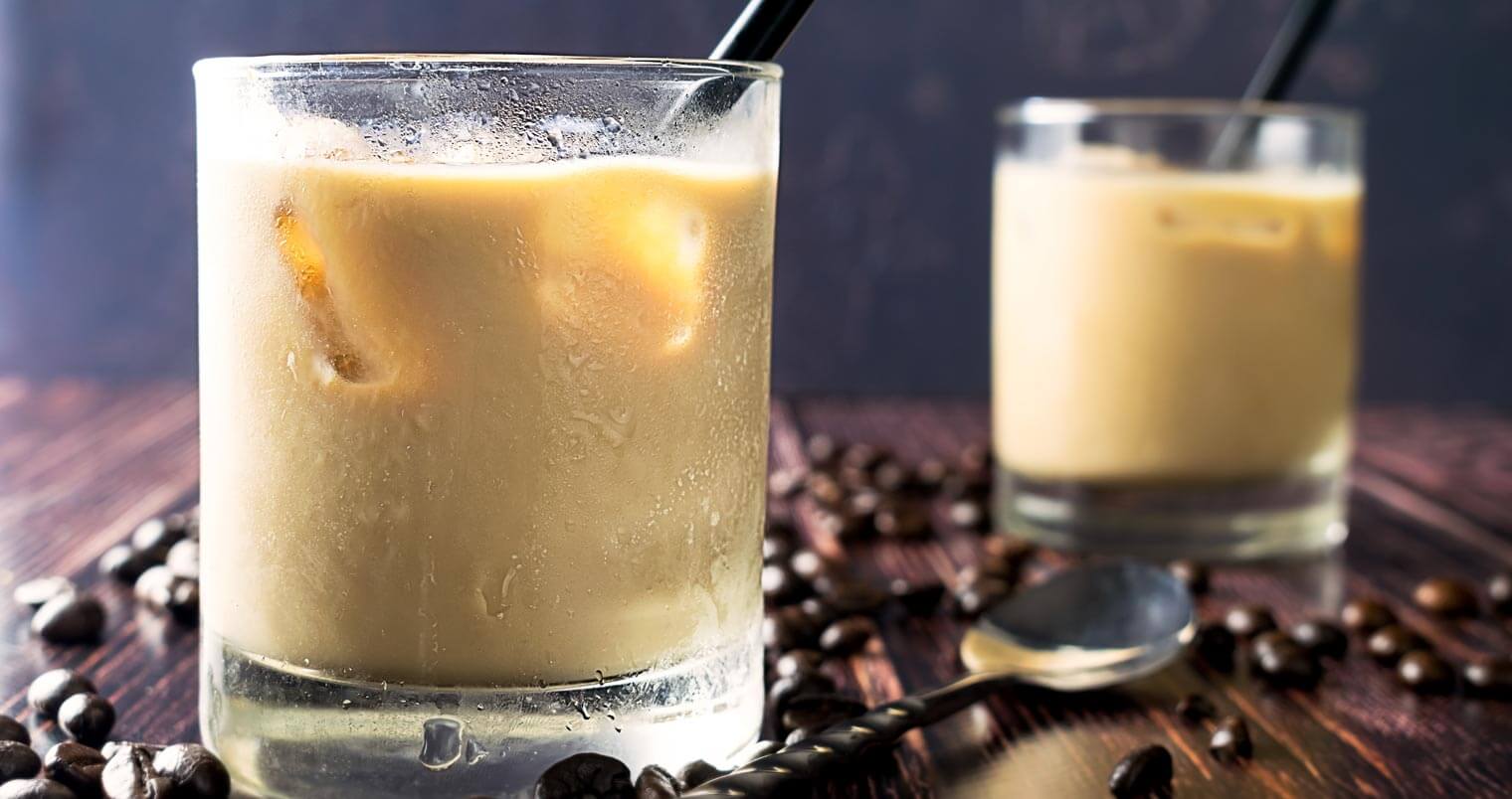 White Russian, cocktail and coffee beans, featured image