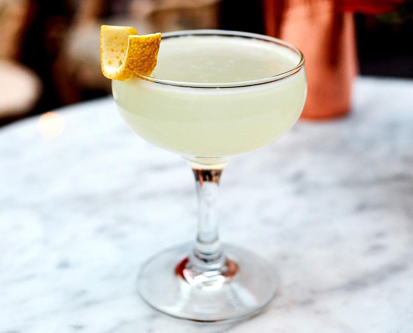 Winter White Lady, cocktail on granite table
