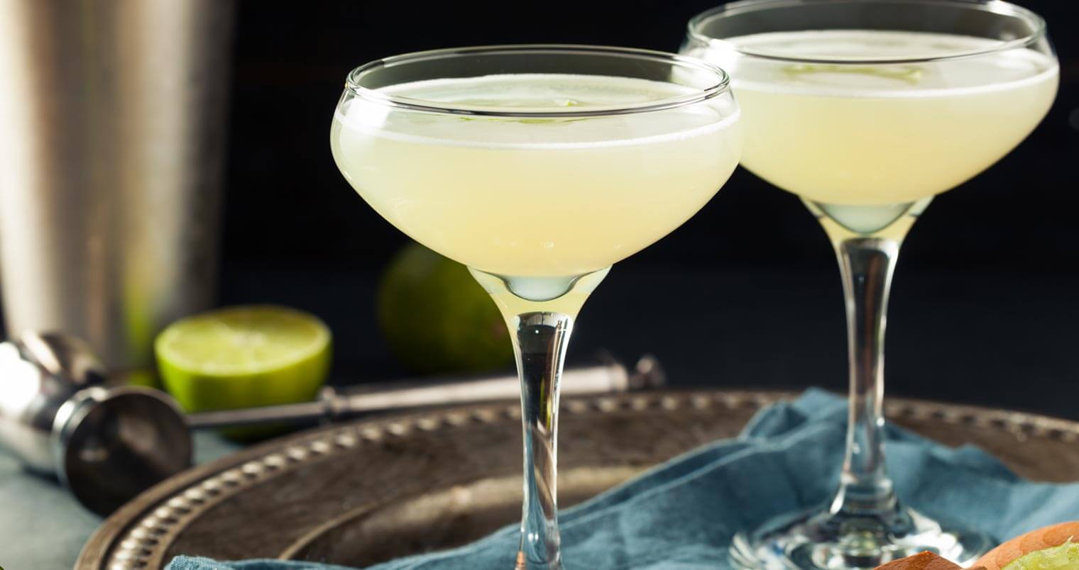 gin gimlet cocktails, featured image