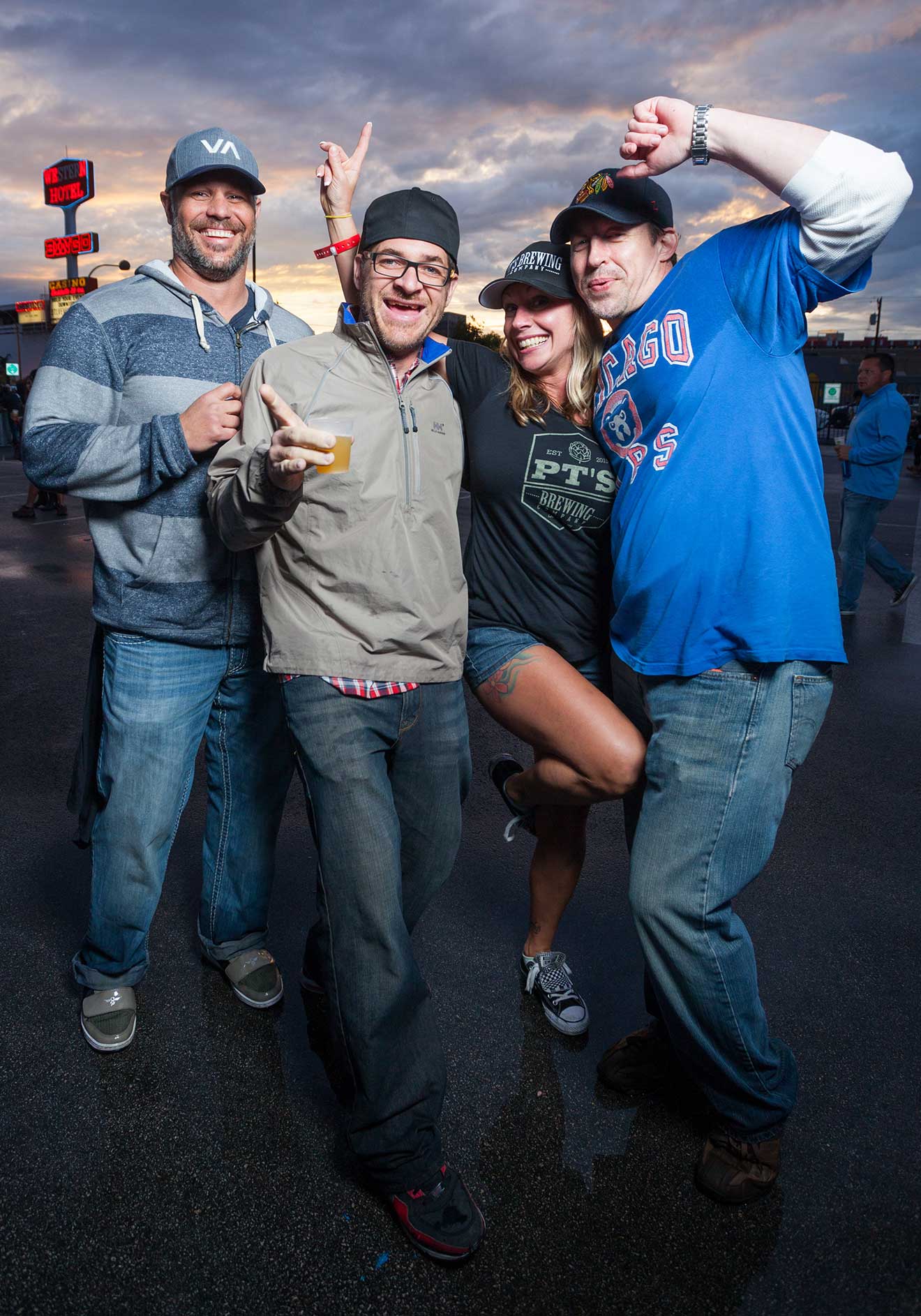 motley-brews-2016-crowd-having-fun
