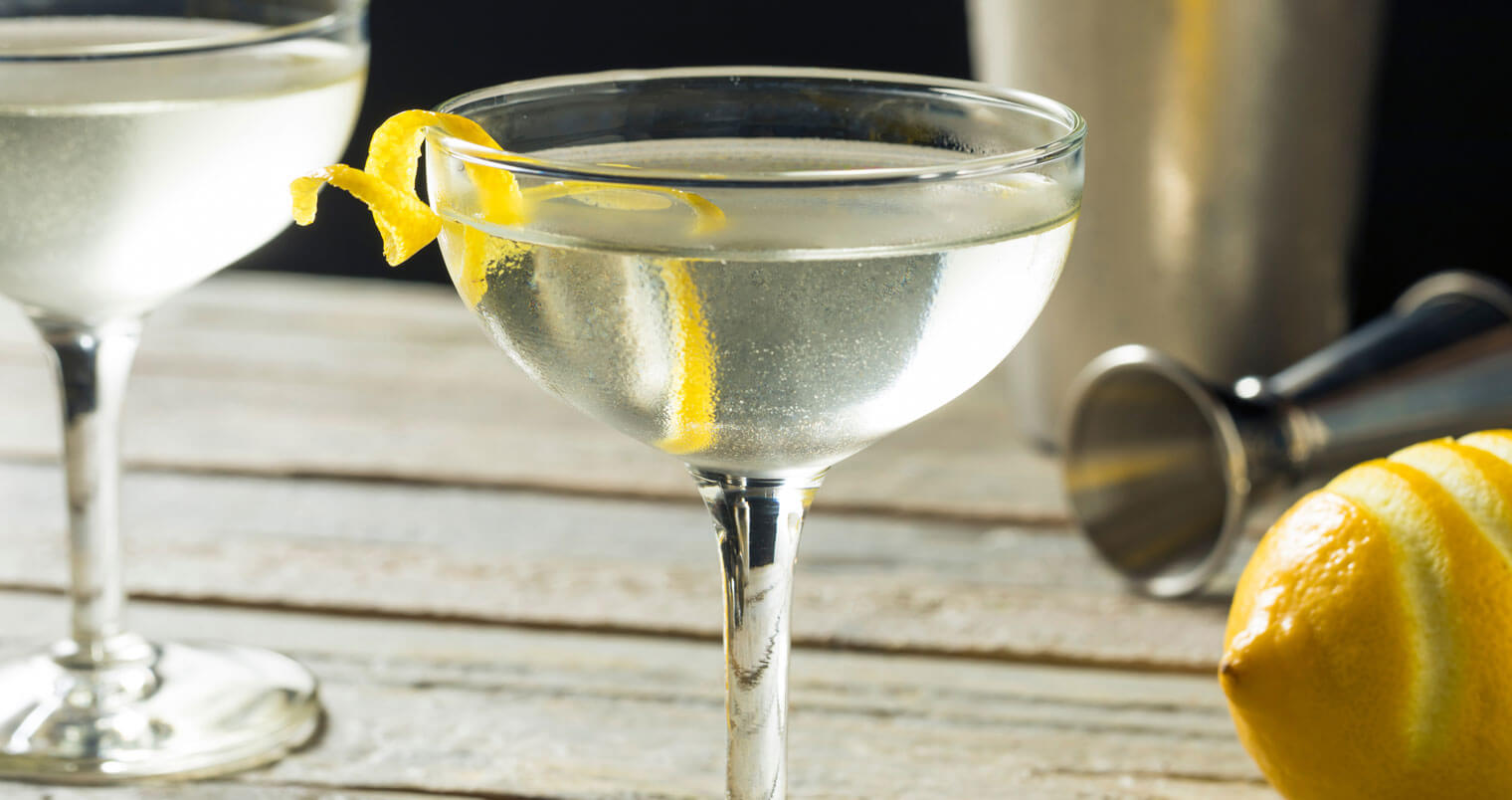 Perfect Gin Martini, cocktail with garnish, featured image
