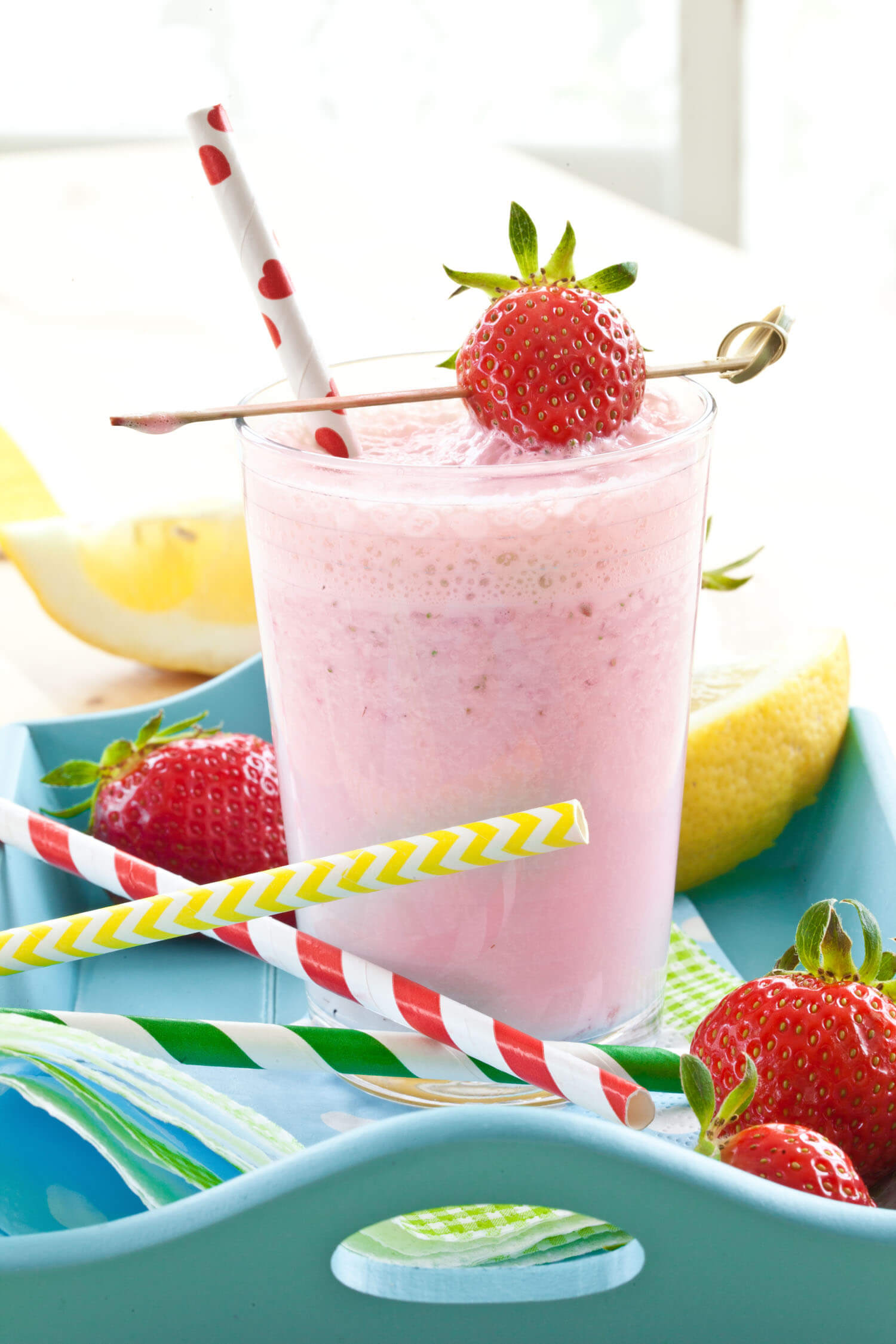 Cocktails with Two-Tone Paper Straws